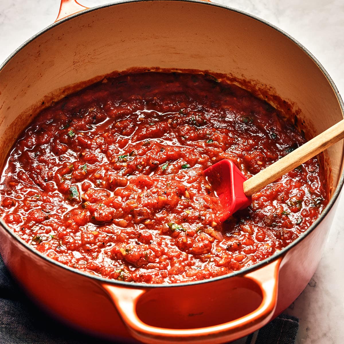 Side view of marinara