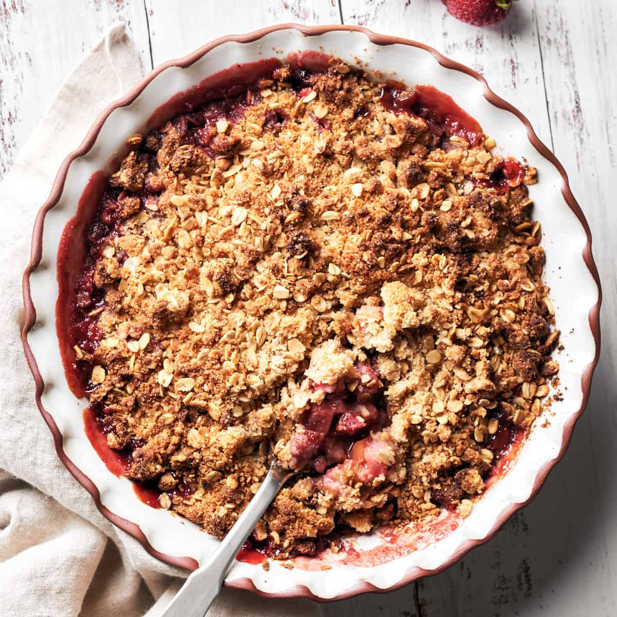 Vegan Strawberry Rhubarb Crisp