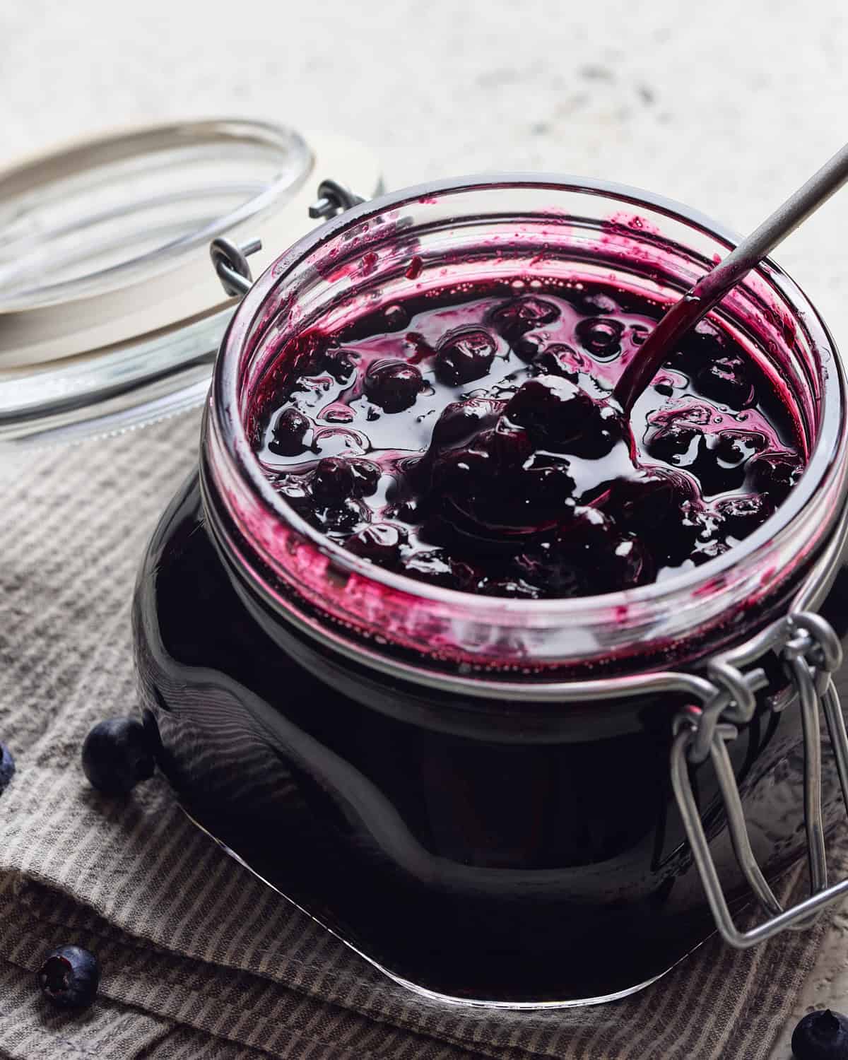 Blueberry Compote recipe on Resplendent Kitchen blog.